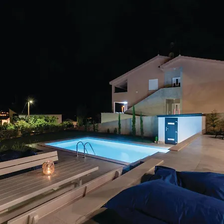 Pet Friendly In With Kitchen Сasa de vacaciones