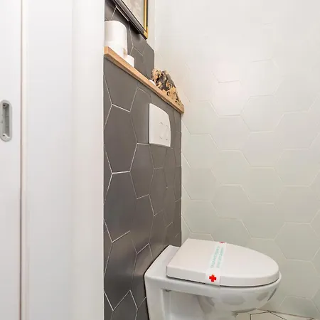 Pet Friendly In With Kitchen Kornić