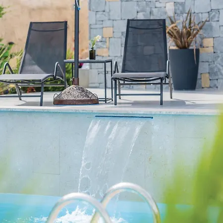 Сasa de vacaciones Pet Friendly In With Kitchen Kornić