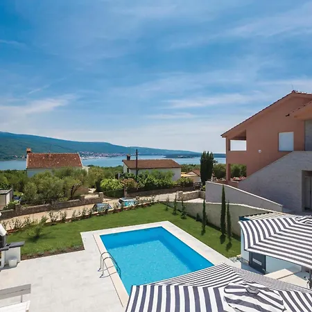 Semesterbostad Pet Friendly In With Kitchen *