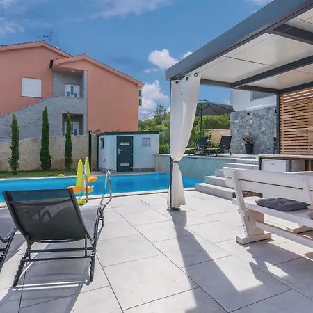 Pet Friendly In With Kitchen Semesterbostad
