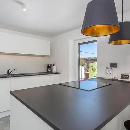 Pet Friendly In With Kitchen Semesterbostad Kornić