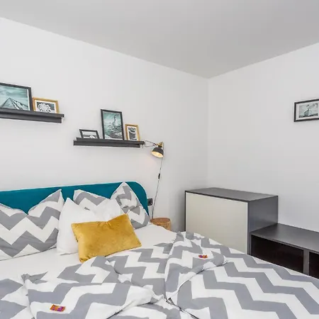 Pet Friendly In With Kitchen Semesterbostad