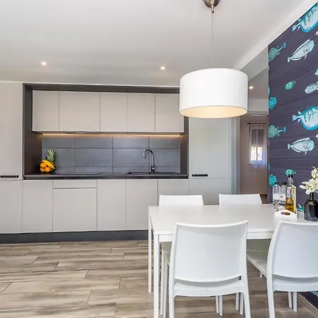 Pet Friendly In With Kitchen Holiday home Kornic