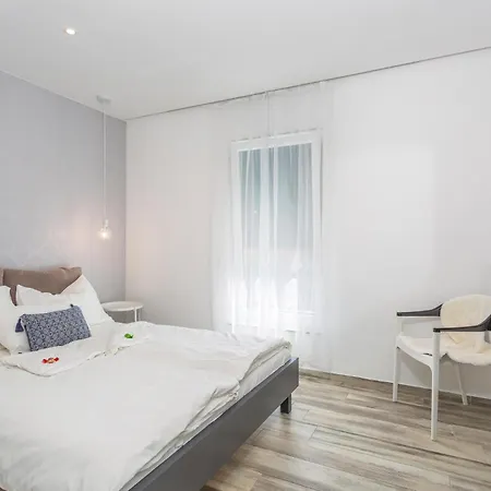 Pet Friendly In With Kitchen Semesterbostad Kornić
